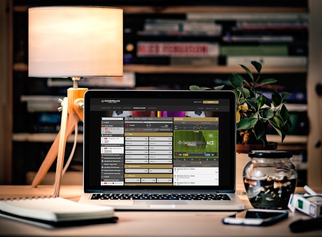 Golden Palace live wedden